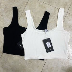 ▫️ FASHION NOVA “ANYTHING BUT SQUARE” CROP TANK SET (1 BLACK, 1 WHITE) ▪️